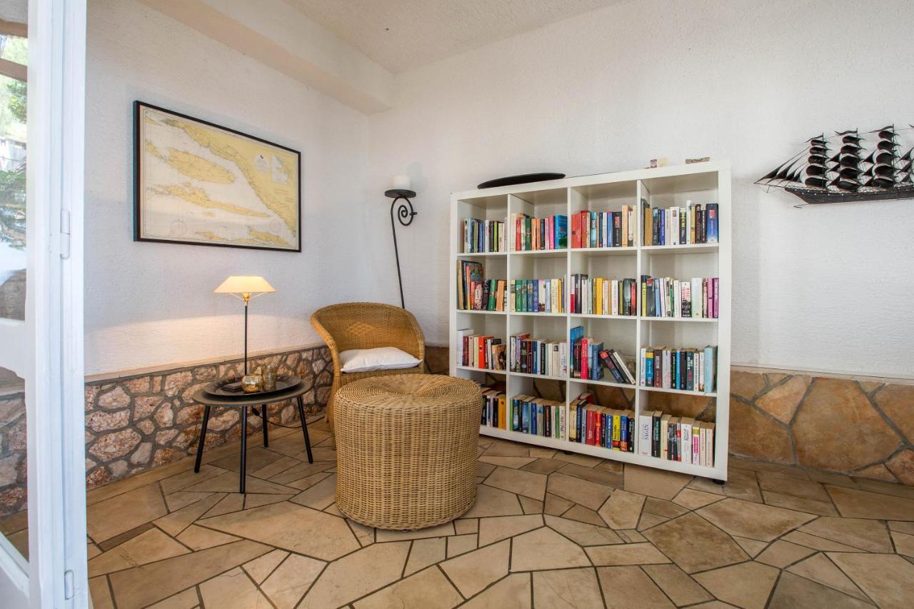Villa Pod Borom Sveta Nedelja  Extérieur photo